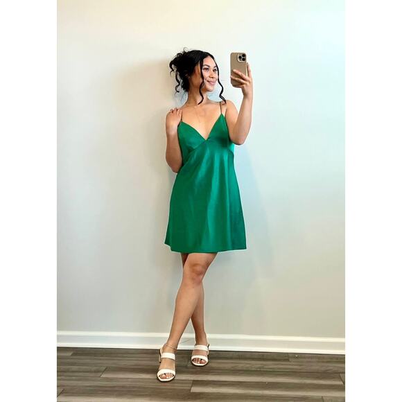 Alice + Olivia Julietta Mini Slip Dress in Green Size 12 Satin Lined Party - Picture 1 of 4